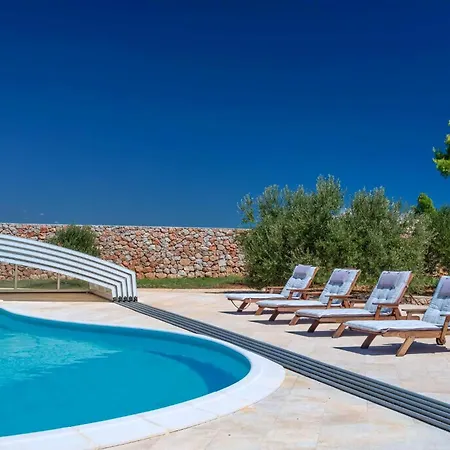 Mediterranea Hvar Villa *