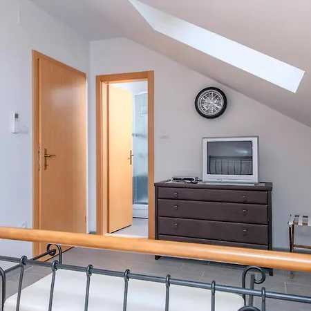 Mediterranea Hvar Villa *